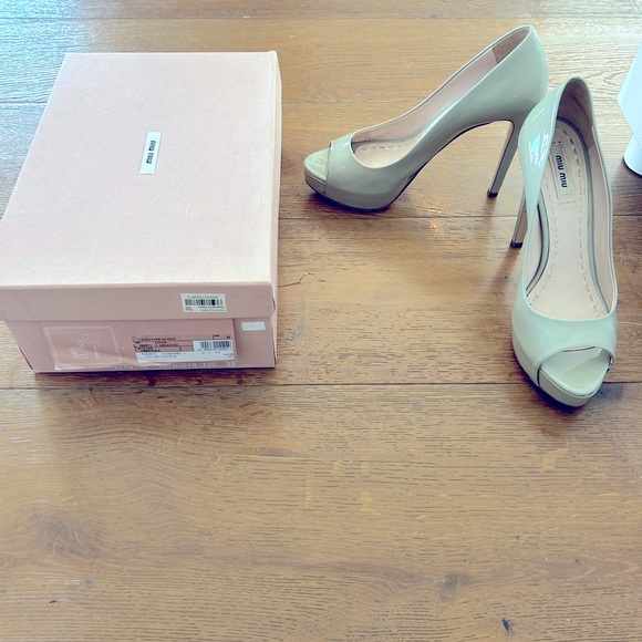 Miu Miu peep toe stilettos in light grey, size 9 - Picture 1 of 7